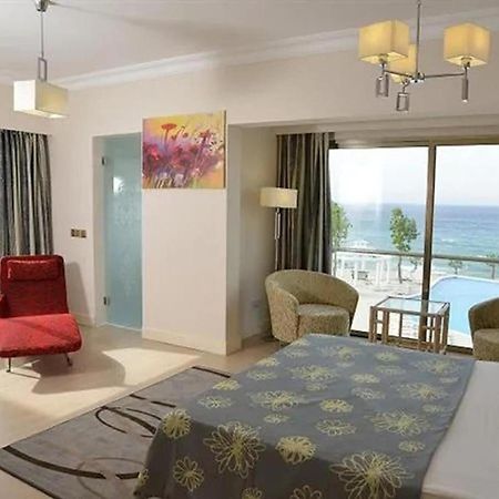 Jasmine Court Hotel كيرينيا المظهر الخارجي الصورة